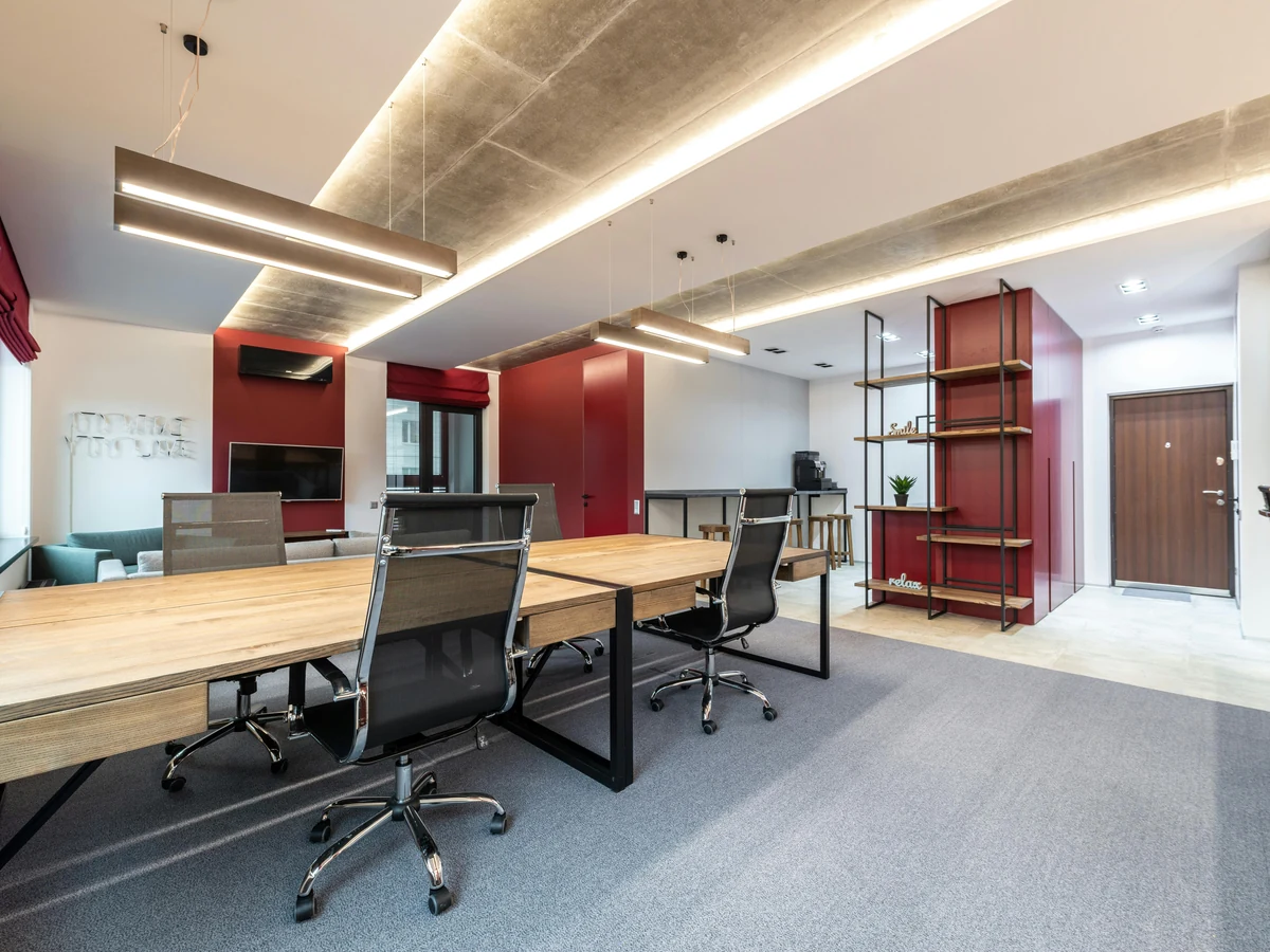commercial-painting-open-plan-office-reading-decorators Commercial painter decorating open plan office in Reading