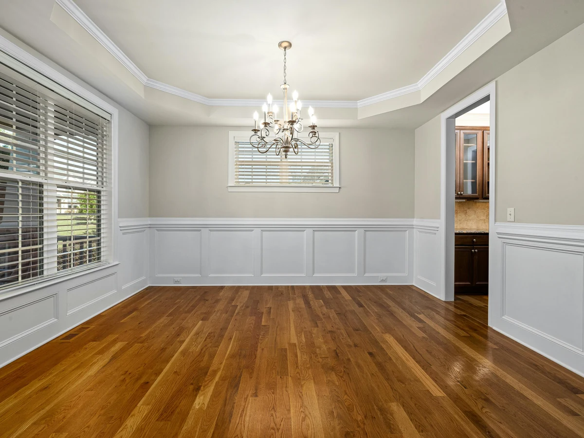 dining-room-painting-empty-formal-dining-reading-decorators Empty formal dining room ready for painting by Reading Decorators