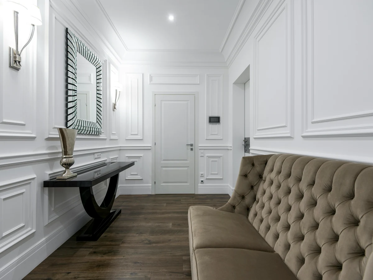 hallway-painting-elegant-white-hallway-reading-decorators Hallway Painting in Reading painted by Reading Decorators