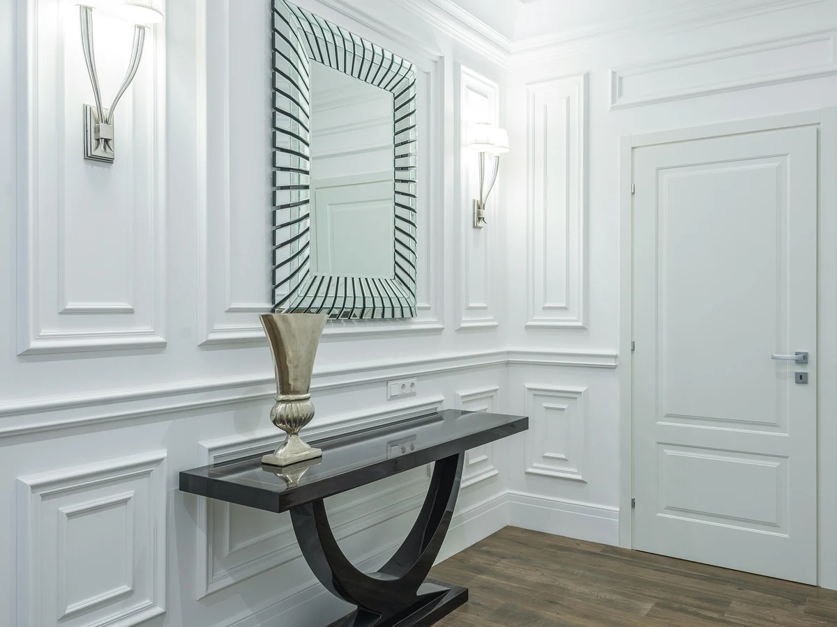 hallway-painting-elegant-white-panelled-reading-decorators Hallway Painting in Reading painted by Reading Decorators