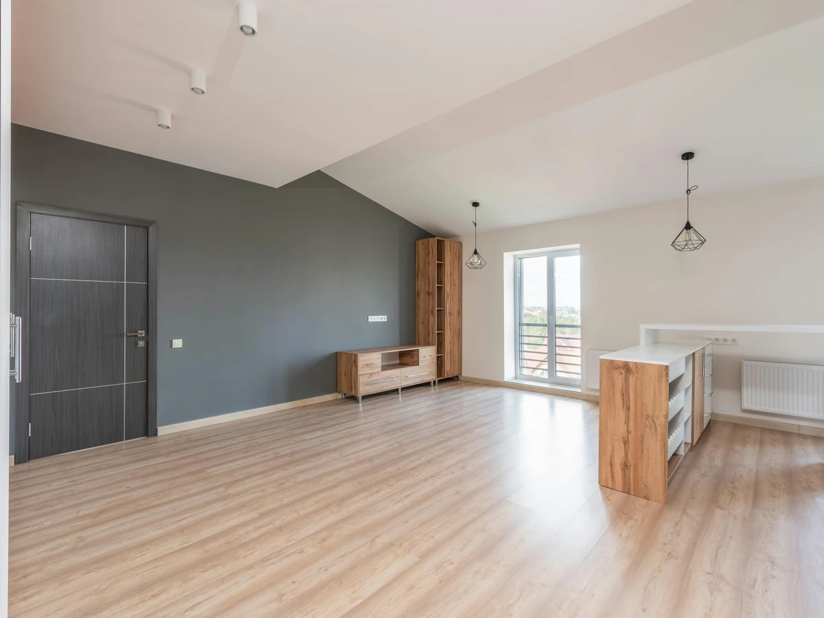 interior-painting-open-room-dark-reading-decorators Dark painted interior room in Reading showing feature wall colour depth
