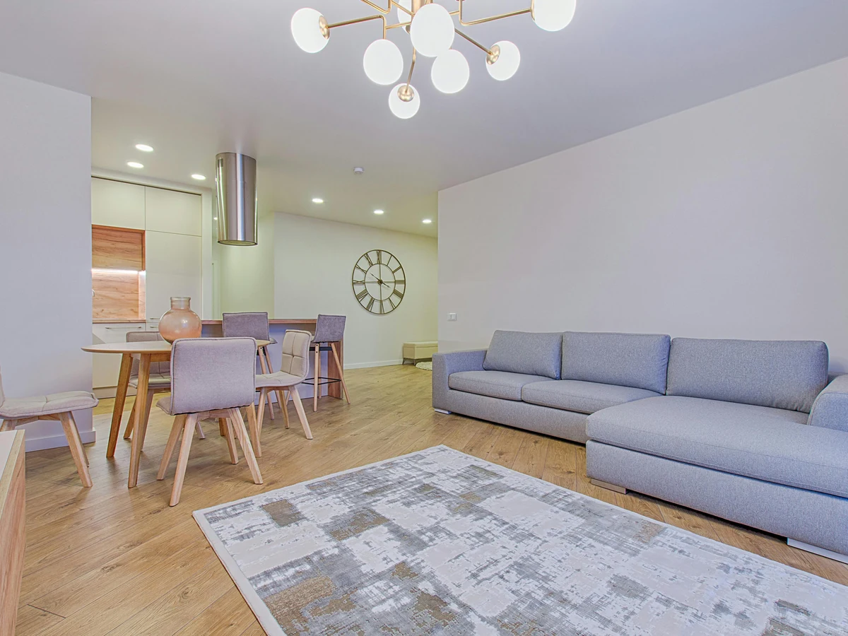 living-room-painting-openplan-lounge-dining-reading-decorators Open-plan living and dining room painting in Winnersh by Reading Decorators