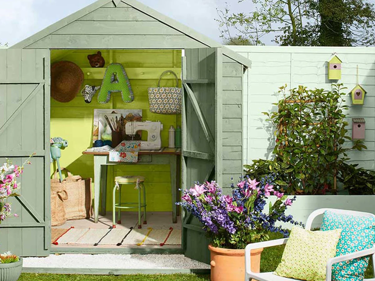 Wood and exterior painting in garden setting in Wokingham by Reading Decorators